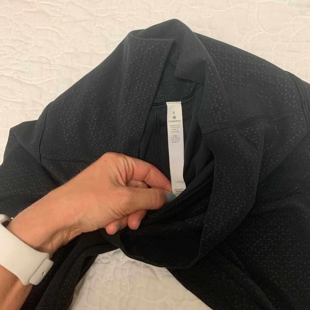 Lulu crop embossed align